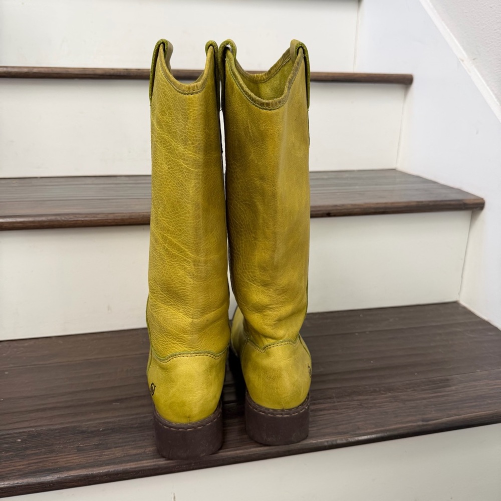 Incredible Chartreuse Born Leather Western Boots Size 8.5 - Picture 3 of 9